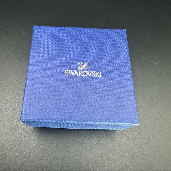 Swarovski Ladybird on Four-Leaf Clover Figurine – Retired 2016 – With Box - Picture 13 of 15